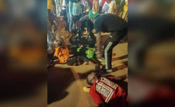 &Iacute;t nhất 8 người chết, 40 người bị thương trong vụ giẫm đạp ở s&acirc;n vận động Cameroon