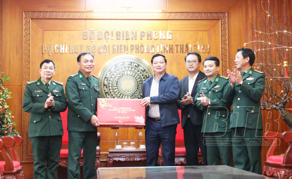 Đồng ch&iacute; Nguyễn Khắc Thận, Ph&oacute; B&iacute; thư Tỉnh ủy, Chủ tịch UBND tỉnh: Kiểm tra c&ocirc;ng t&aacute;c bảo đảm an to&agrave;n, an ninh bi&ecirc;n giới biển   