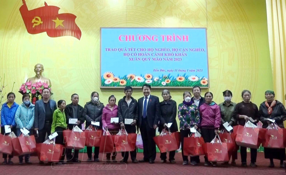 Ủy ban MTTQ huyện Hưng Hà: Trao 200 suất quà tết cho gia đình khó khăn