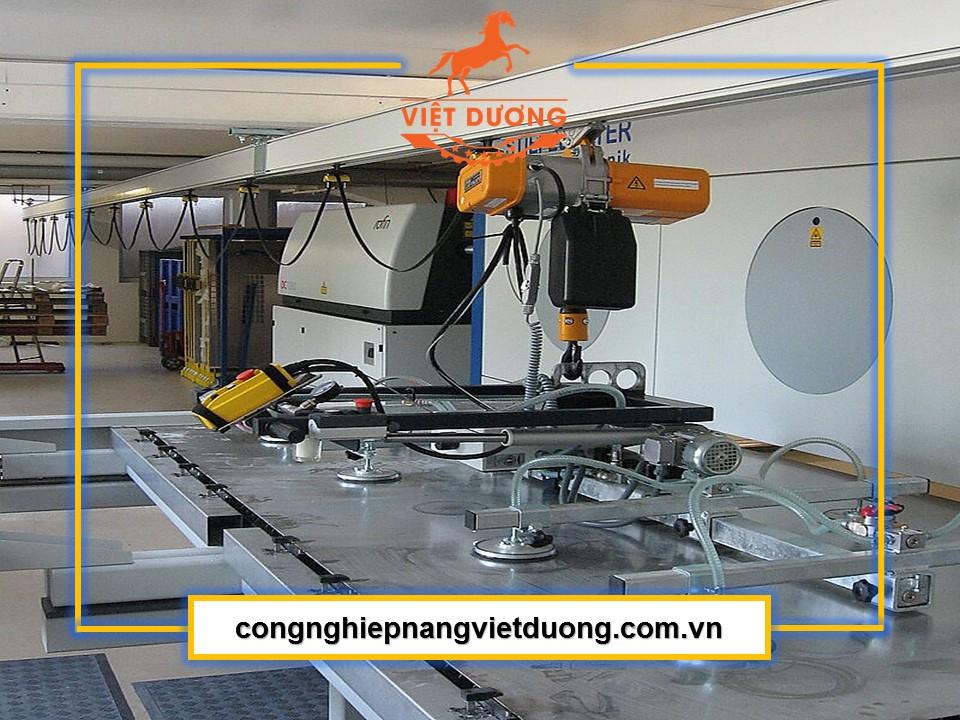 cau-truc-monorail-kbk-su-dung-thiet-bi-hut-chan-khong