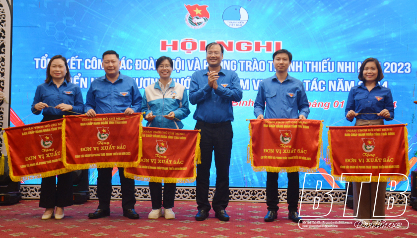 Hơn 1.900 c&ocirc;ng tr&igrave;nh, phần việc thanh ni&ecirc;n c&aacute;c cấp tham gia x&acirc;y dựng n&ocirc;ng th&ocirc;n mới