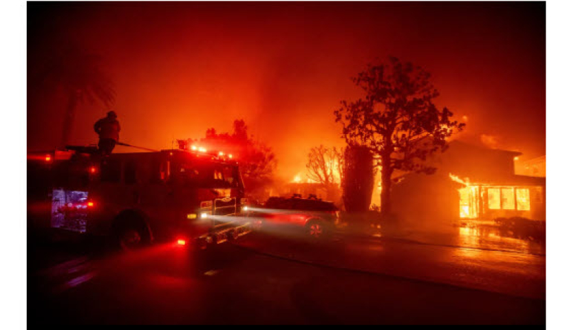 Ch&aacute;y rừng ở California đe dọa v&ugrave;ng ngoại &ocirc; Los Angeles, cư d&acirc;n phải sơ t&aacute;n