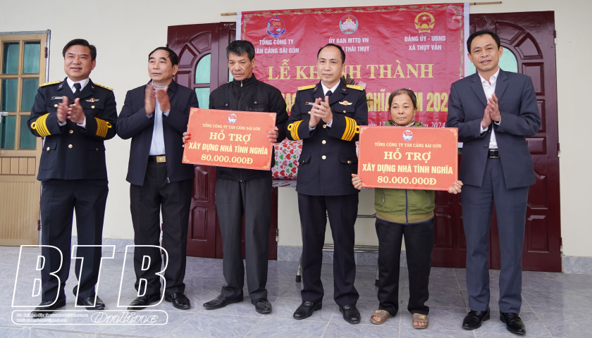 Hộ ngh&egrave;o an cư đ&oacute;n xu&acirc;n mới