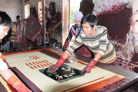 Vững ch&atilde;i &ldquo;c&acirc;y cổ thụ&rdquo; l&agrave;ng nghề 