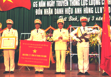 M&ugrave;a xu&acirc;n x&ocirc;ng đất đơn vị Anh h&ugrave;ng 