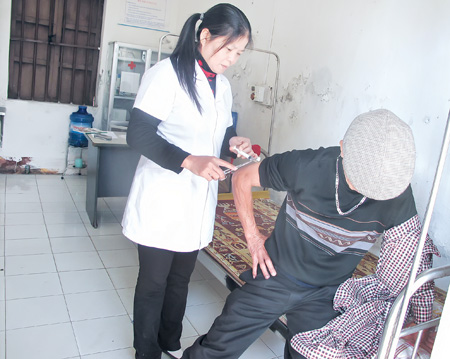 Thực hiện ti&ecirc;u ch&iacute; y tế ở Quỳnh Trang

