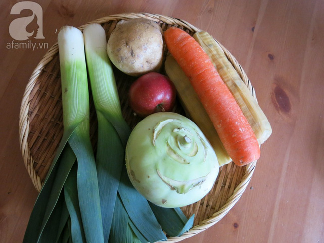 Mùng 3 Tết học mẹ Liên Ròm nấu tô phở chay ngọt lành cho cả năm thanh tịnh - Ảnh 1.