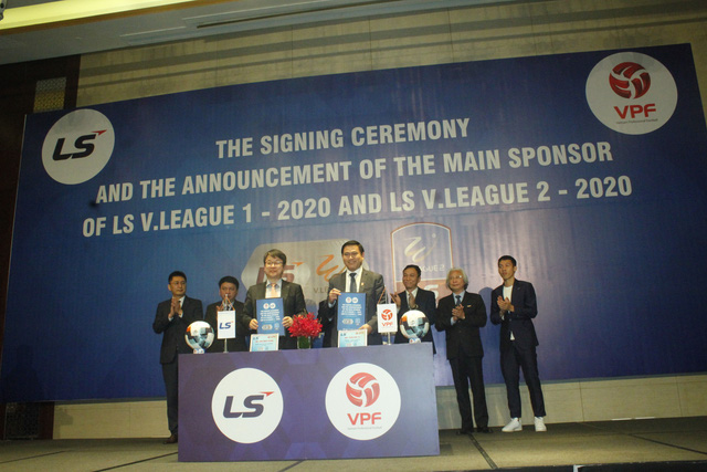 Ký kết nhà tài trợ chính Giải bóng đá LS V.League 1-2020 và LS V.League 2-2020 - Ảnh 7. Ký kết nhà tài trợ chính Giải bóng đá LS V.League 1-2020 và LS V.League 2-2020 - Ảnh 7.