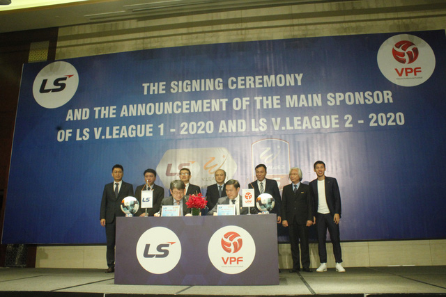 Ký kết nhà tài trợ chính Giải bóng đá LS V.League 1-2020 và LS V.League 2-2020 - Ảnh 6. Ký kết nhà tài trợ chính Giải bóng đá LS V.League 1-2020 và LS V.League 2-2020 - Ảnh 6.