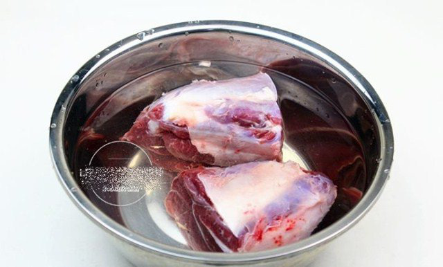 Bắp bò om tương lạ miệng cho cả nhà đổi món, ai cũng xuýt xoa khen ngon - Ảnh 3. Bắp bò om tương lạ miệng cho cả nhà đổi món, ai cũng xuýt xoa khen ngon - Ảnh 3.