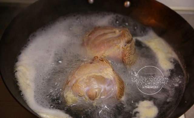 Bắp bò om tương lạ miệng cho cả nhà đổi món, ai cũng xuýt xoa khen ngon - Ảnh 4. Bắp bò om tương lạ miệng cho cả nhà đổi món, ai cũng xuýt xoa khen ngon - Ảnh 4.