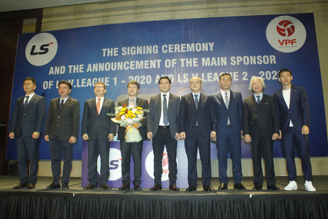 Ký kết nhà tài trợ chính Giải bóng đá LS V.League 1-2020 và LS V.League 2-2020 - Ảnh 9. Ký kết nhà tài trợ chính Giải bóng đá LS V.League 1-2020 và LS V.League 2-2020 - Ảnh 9.