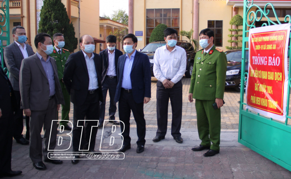 Kiểm tra c&ocirc;ng t&aacute;c bảo đảm an ninh trật tự, ph&ograve;ng chống dịch Covid-19 tại huyện Vũ Thư