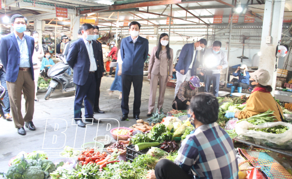 Kiểm tra c&ocirc;ng t&aacute;c bảo đảm an ninh trật tự, ph&ograve;ng chống Covid-19 tại huyện Đ&ocirc;ng Hưng