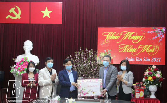 Đồng ch&iacute; Ph&oacute; Chủ tịch UBND tỉnh thăm, ch&uacute;c tết một số cơ quan, đơn vị tr&ecirc;n địa b&agrave;n th&agrave;nh phố Th&aacute;i B&igrave;nh