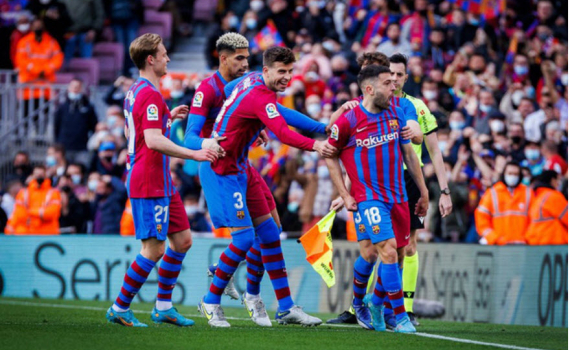 Thắng tưng bừng trước Atletico Madrid, Barca lọt top 4 La Liga