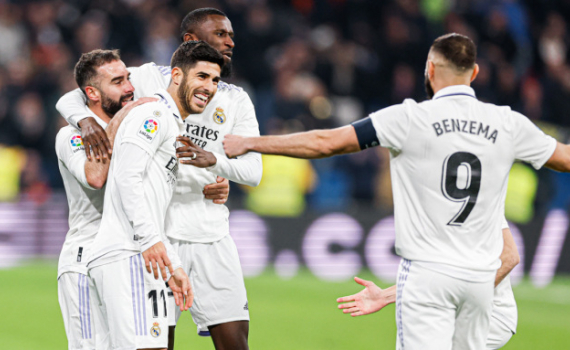 Benzema giúp Real bám đuổi Barca