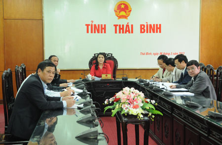 Hội nghị trực tuyến b&agrave;n giải ph&aacute;p ngăn chặn gia cầm v&agrave; sản phẩm gia cầm nhập 
khẩu tr&aacute;i ph&eacute;p