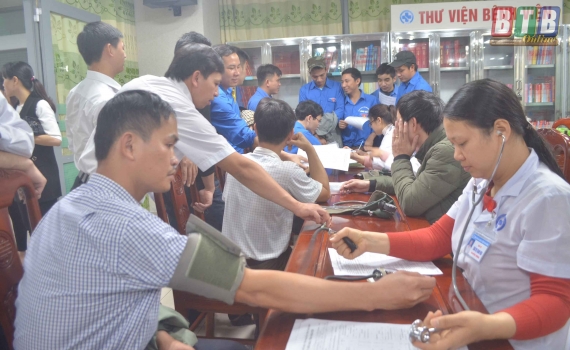 Đo&agrave;n Thanh ni&ecirc;n Khối doanh nghiệp tỉnh tổ chức ng&agrave;y hội hiến m&aacute;u t&igrave;nh nguyện