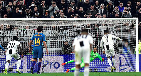 Ronaldo ấn định chiến thắng từ chấm 11m