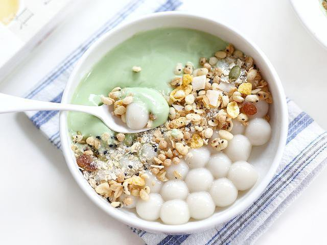 Bữa trưa nhẹ bụng với món sữa chua trân châu cực ngon cực lạ - Ảnh 4. Bữa trưa nhẹ bụng với món sữa chua trân châu cực ngon cực lạ - Ảnh 4.