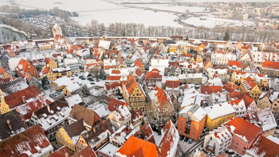 Nơi người dân sống trên 72.000 tấn kim cương - Hình 2