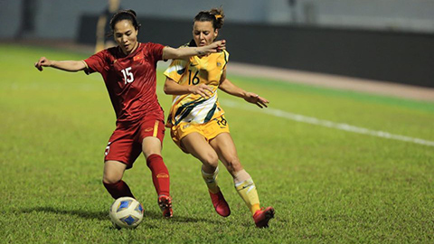ĐT nữ Việt Nam (áo đỏ) đã chơi đầy nỗ lực. Ảnh: Đức Cường