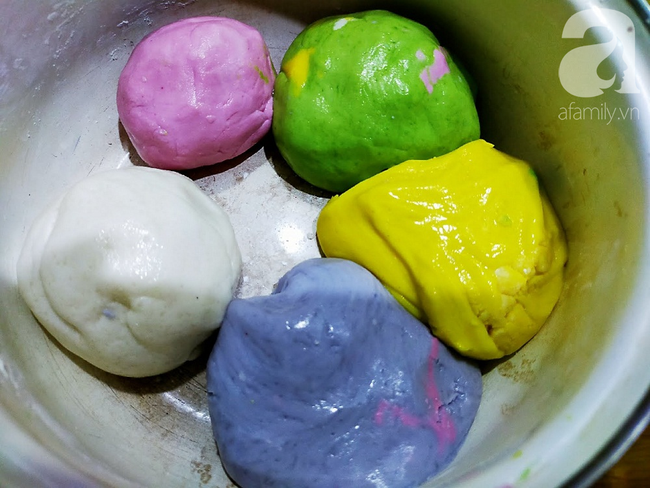 Mùng một đầu tháng làm bánh trôi ngũ sắc mong tháng mới bình an - Ảnh 1. Mùng một đầu tháng làm bánh trôi ngũ sắc mong tháng mới bình an - Ảnh 1.