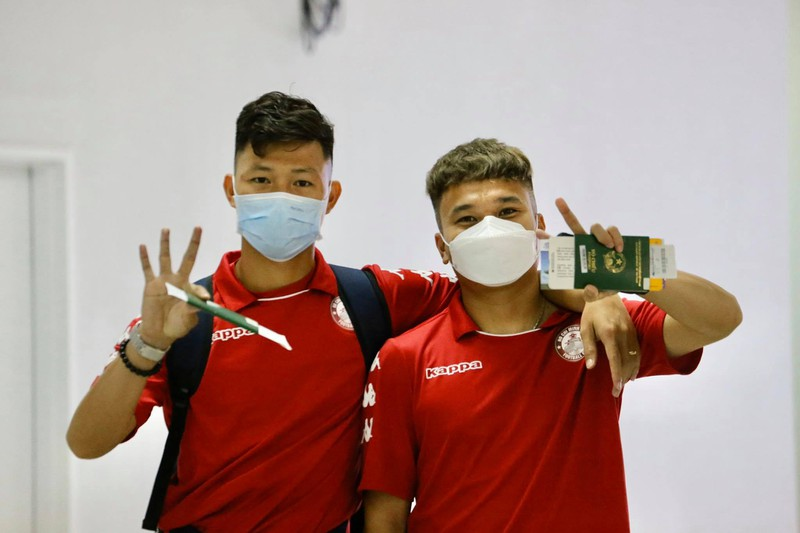 cong phuong va dong doi co mat o lao, san sang "chien" afc cup hinh 6