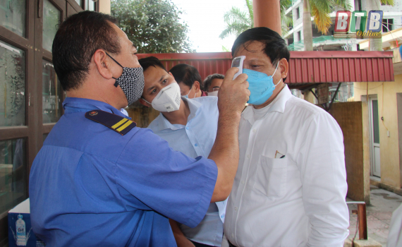Kiểm tra công tác phòng, chống dịch Covid - 19 tại huyện Đông Hưng