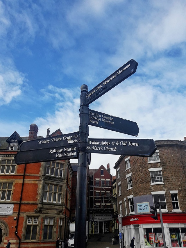 Vì sao bạn nên tới thăm thị trấn nhỏ xinh Whitby ít nhất một lần? - 2