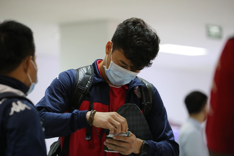 cong phuong va dong doi co mat o lao, san sang "chien" afc cup hinh 3