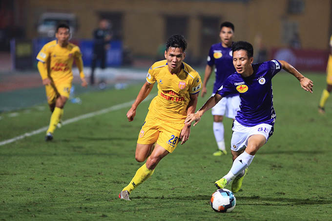 Hà Nội thắng dễ Nam Định. Ảnh: Đức Cường 