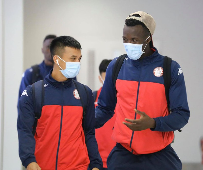 cong phuong va dong doi co mat o lao, san sang "chien" afc cup hinh 4