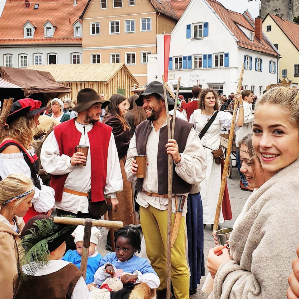 Nơi người dân sống trên 72.000 tấn kim cương - Hình 6