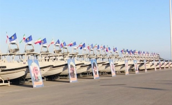 Qu&acirc;n đội Iran ra mắt t&agrave;u ngầm th&ocirc;ng minh kh&ocirc;ng người l&aacute;i