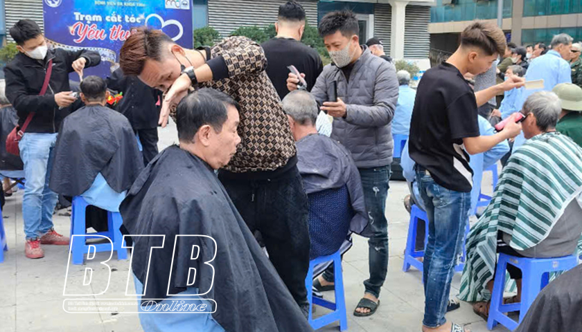 Gần 300 bệnh nh&acirc;n tại Bệnh viện Đa khoa tỉnh được cắt t&oacute;c miễn ph&iacute;