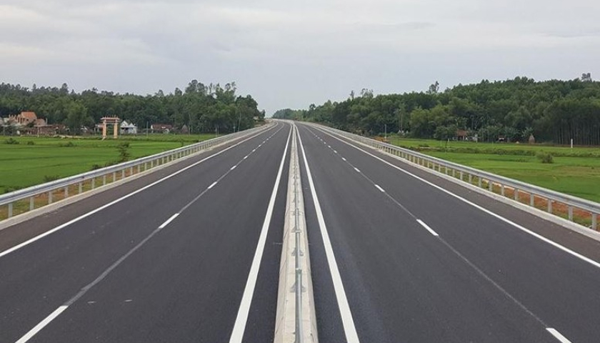 Thực hiện "5 r&otilde;", quyết t&acirc;m ho&agrave;n th&agrave;nh 3.000 km đường bộ cao tốc