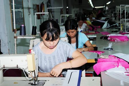 G&oacute;p sức x&acirc;y dựng n&ocirc;ng th&ocirc;n mới