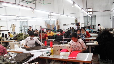 X&acirc;y dựng n&ocirc;ng th&ocirc;n mới gắn với x&oacute;a ngh&egrave;o bền vững

