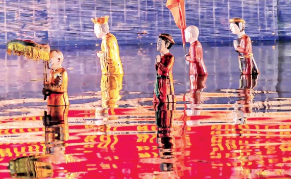 Hướng về nguồn cội