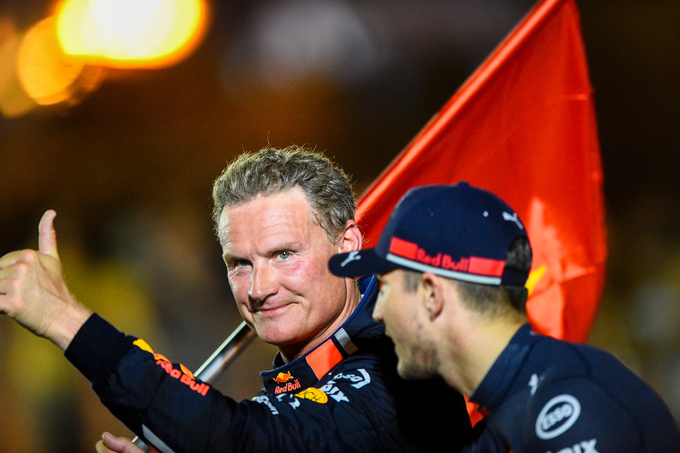 Xe đua F1 khuấy động không khí tại Hà Nội