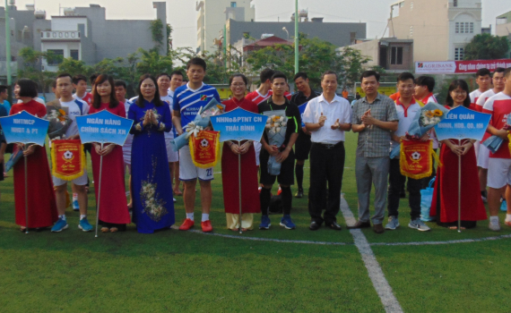 Khai mạc giải b&oacute;ng đ&aacute; ng&agrave;nh Ng&acirc;n h&agrave;ng năm 2019