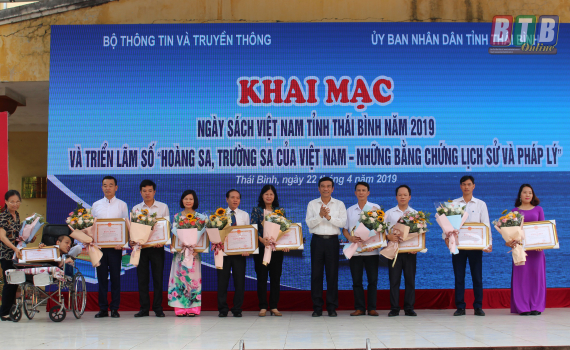 Khai mạc ng&agrave;y s&aacute;ch Việt Nam năm 2019
