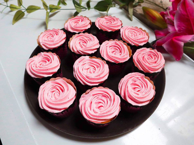 Nghỉ lễ trổ tài làm bánh cupcake đẹp lộng lẫy mà không khó chút nào! - Ảnh 6.