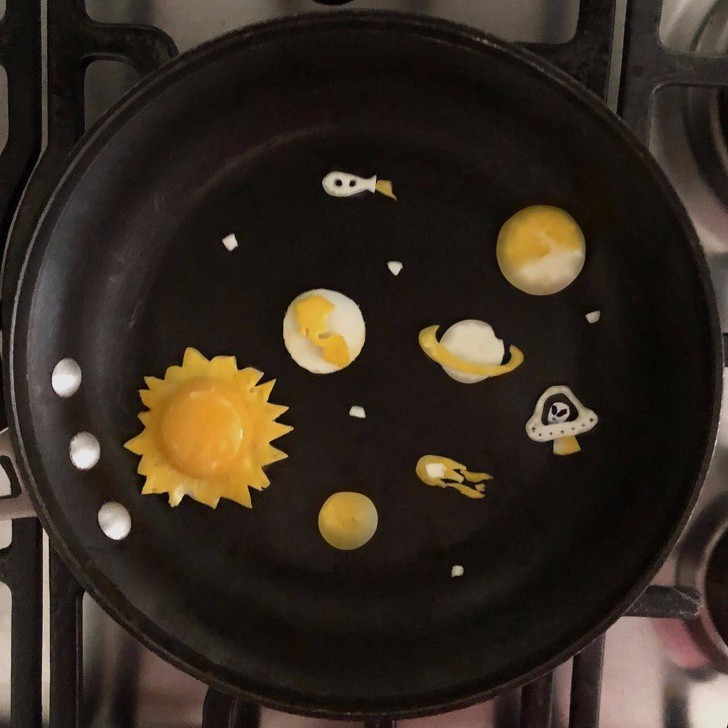 Thú vị những tác phẩm nghệ thuật được làm từ trứng rán - Hình 14