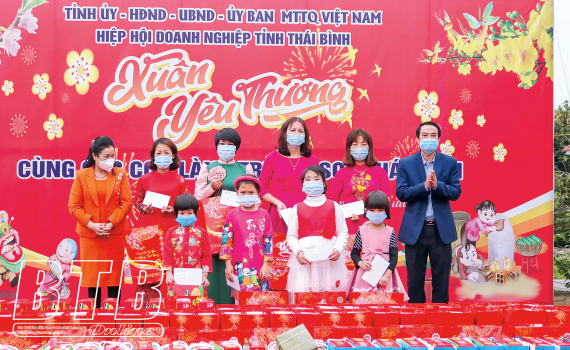 Vun y&ecirc;u thương, đơm tr&aacute;i ngọt