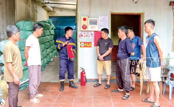 Ph&ograve;ng ch&aacute;y, chữa ch&aacute;y tại l&agrave;ng nghề