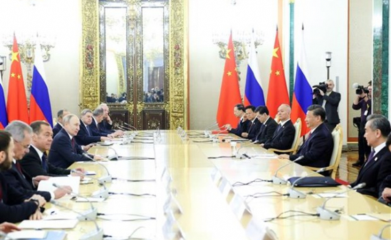 Tổng thống Nga Putin tiếp Bộ trưởng Quốc ph&ograve;ng Trung Quốc
