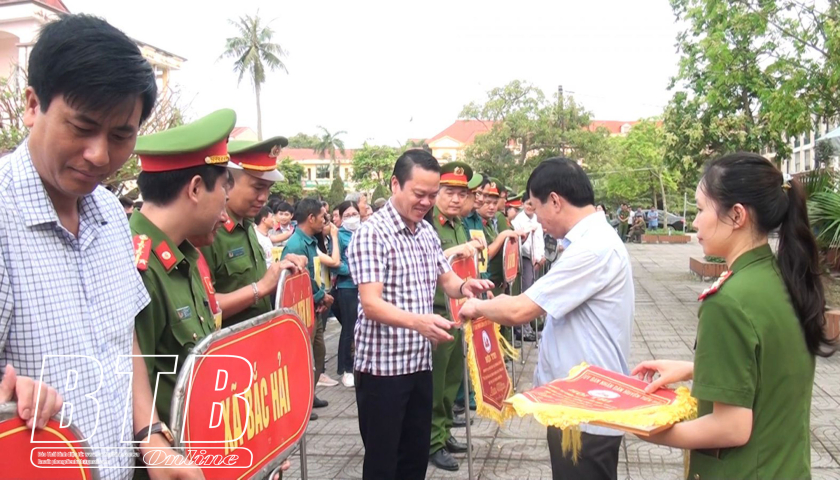 Hội thi nghiệp vụ chữa ch&aacute;y v&agrave; cứu nạn cứu hộ tổ li&ecirc;n gia an to&agrave;n PCCC huyện Tiền Hải năm 2024